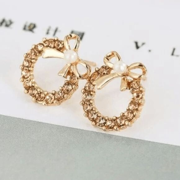 Ladies Pink Wreath Stud Earrings - Picture 2 of 3